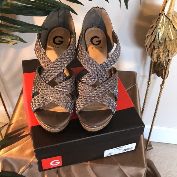 Guess Pewter LL SZ 11 - Picture 3 of 7